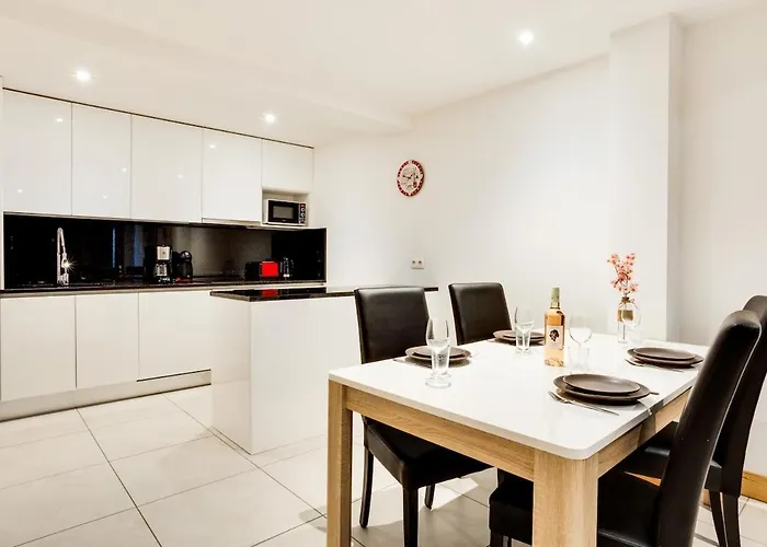 Grand Paradis B11 - Good Location & Parking *